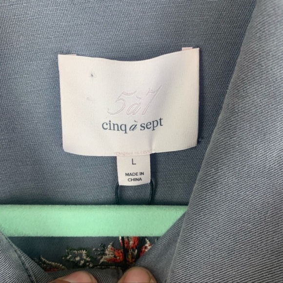 Cinq á Sept Folk Cropped Canyon Jean Jacket Grey Floral Embroidery Size L NWT - Picture 9 of 12